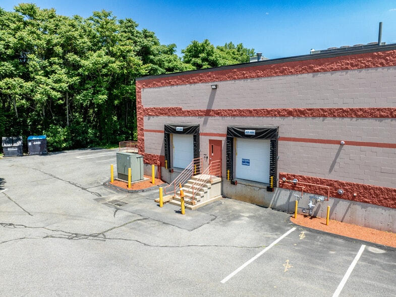 240 Salem St, Woburn, MA for sale - Building Photo - Image 2 of 3