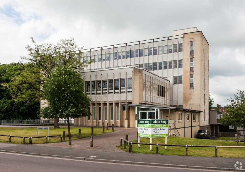 Marshfield Rd, Chippenham to rent - Building Photo - Image 3 of 3