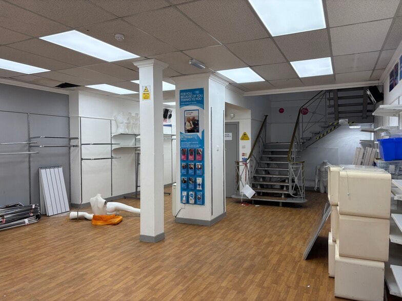 420-424 Victoria Rd, Glasgow to rent - Building Photo - Image 3 of 4