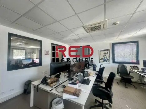 Location Entrepôt 320 m² - Photo 1