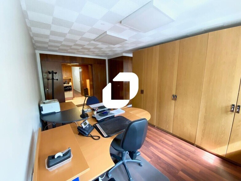 Office in Issy-les-Moulineaux to rent - Interior Photo - Image 2 of 13