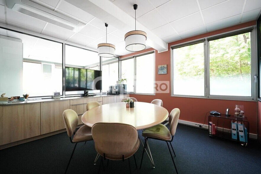 4 Allée De La Combe, Lissieu for sale - Interior Photo - Image 2 of 6