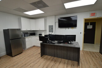 13595 SW 134th Ave, Miami, FL for rent Building Photo- Image 1 of 4