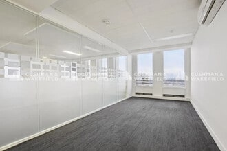 1 Place De La Pyramide, Puteaux for sale Interior Photo- Image 2 of 6