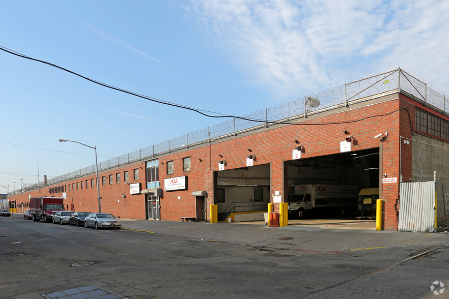 30-10-30-30 Review Ave, Long Island City, NY for rent - Building Photo - Image 1 of 11