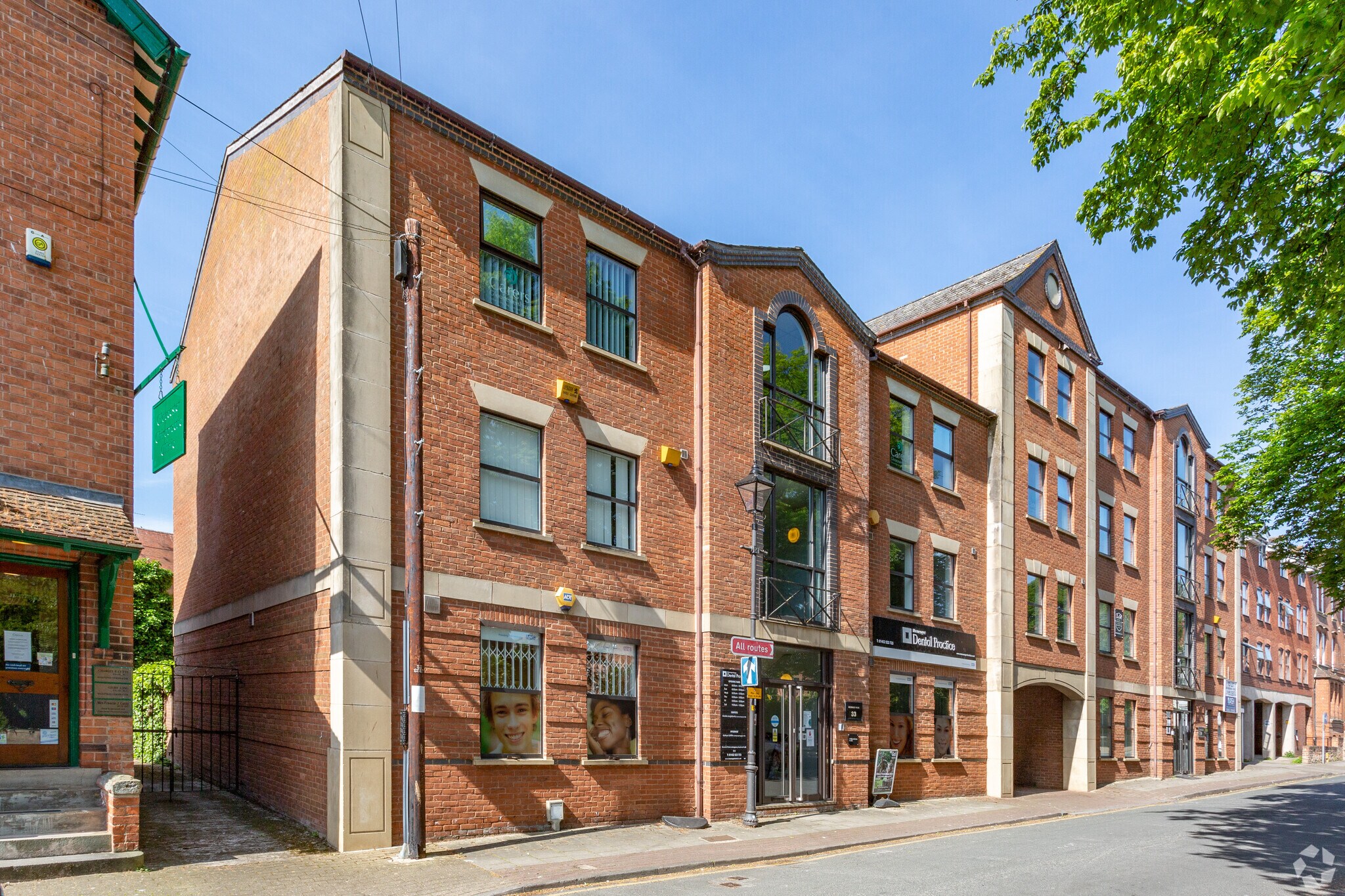 33-35 St Michaels Sq, Gloucester for sale Primary Photo- Image 1 of 1