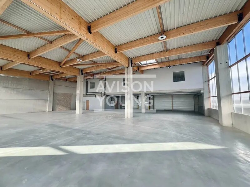 Light Industrial in  to rent Interior Photo- Image 1 of 13