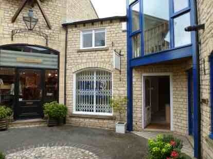 5 Brewery Yard, Stow On The Wold for sale Primary Photo- Image 1 of 1