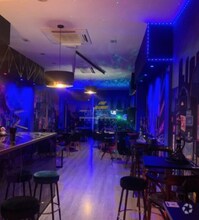 Retail in Madrid, Madrid to rent Interior Photo- Image 2 of 3