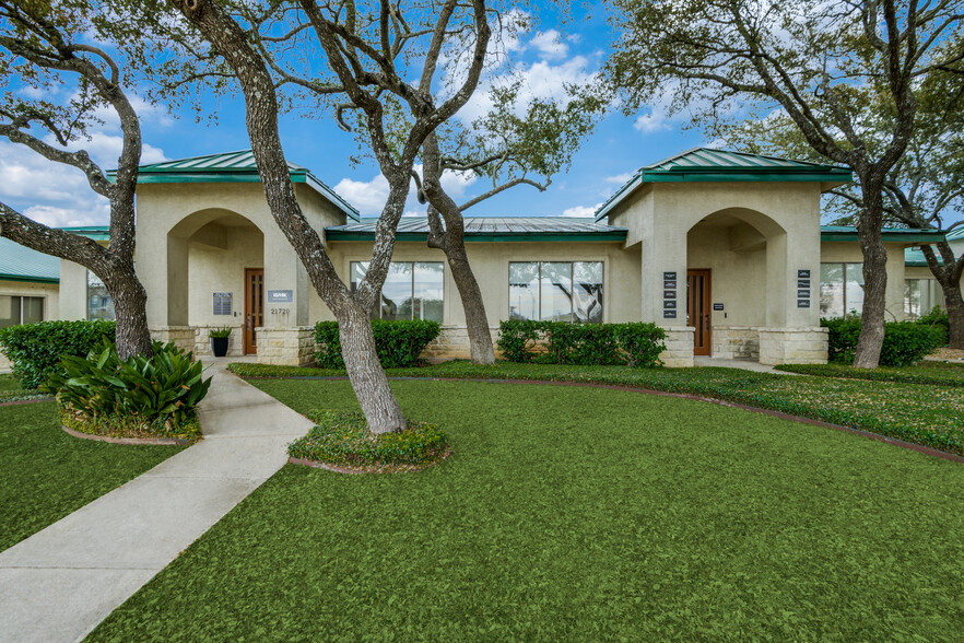 21720 Hardy Oak Blvd, San Antonio, TX for sale - Primary Photo - Image 1 of 1