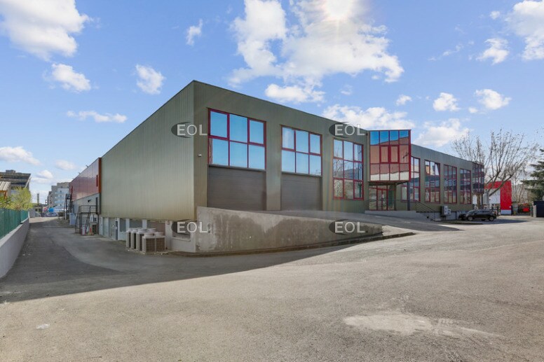 Industrial in Créteil to rent - Building Photo - Image 2 of 10