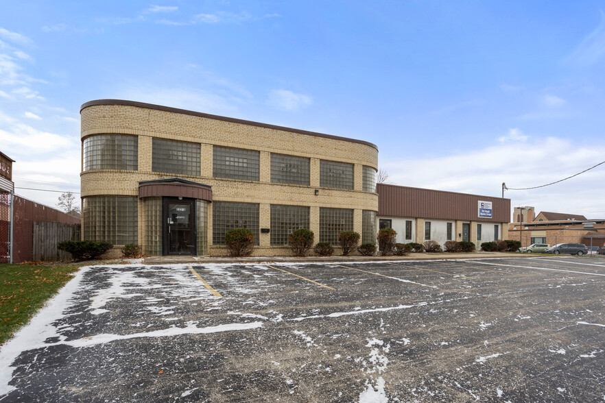 333 1st St, Menasha, WI for sale - Building Photo - Image 1 of 1