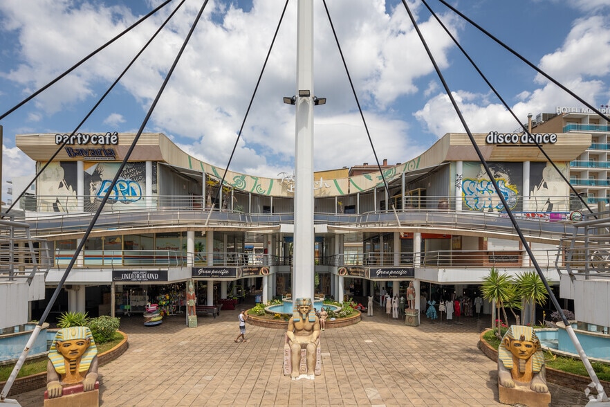 Passeig Marítim, 24, Malgrat de Mar, Barcelona for sale - Building Photo - Image 3 of 6