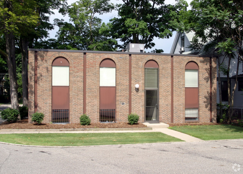 820 N Capitol Ave, Lansing, MI for sale - Primary Photo - Image 1 of 1