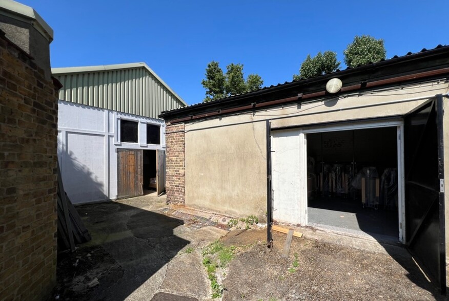 Rear Of 22-32 Northbrook Road, Croydon portfolio of 2 properties for sale on LoopNet.co.uk - Building Photo - Image 1 of 7