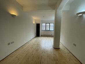 2-8 Anton St, London for rent Interior Photo- Image 2 of 3