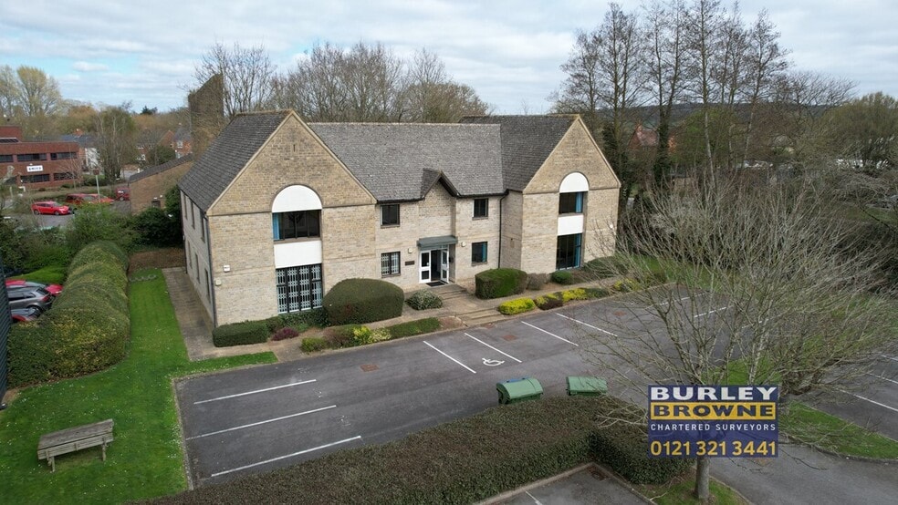 Stanton Harcourt Rd, Witney to rent - Building Photo - Image 3 of 13