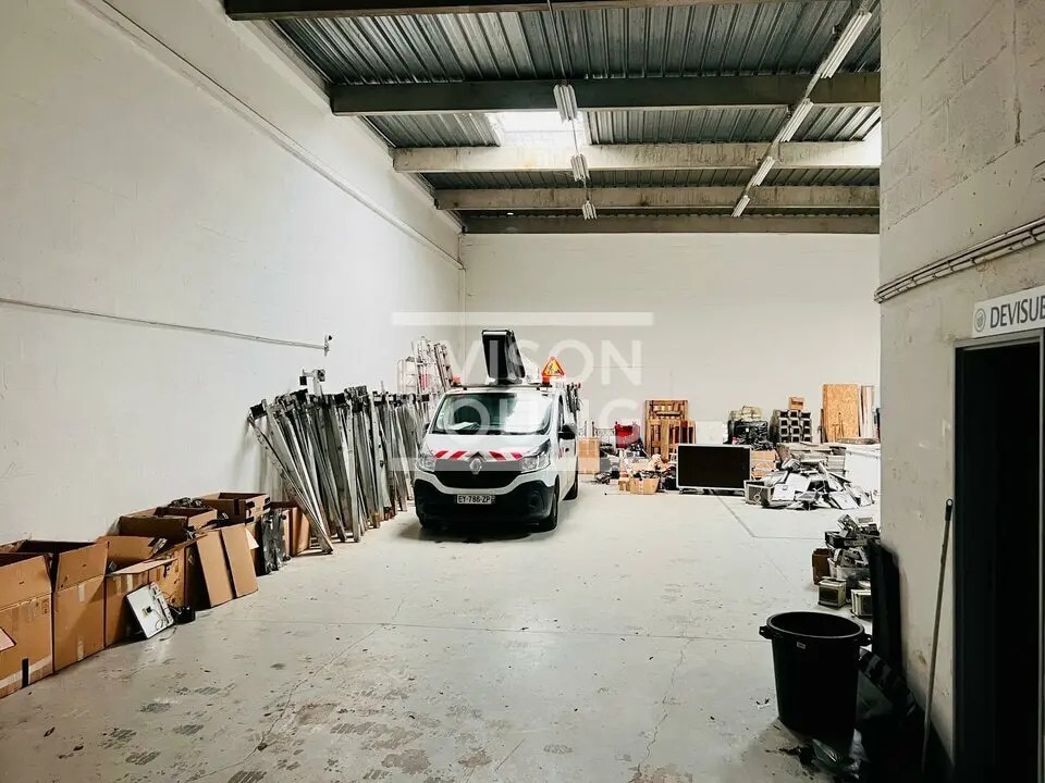 Light Industrial in to rent Interior Photo- Image 1 of 7