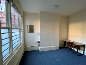 26 West Para, Lincoln to rent Interior Photo- Image 2 of 5