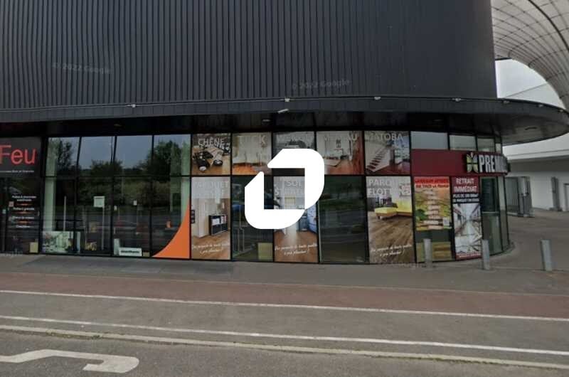 Retail in Chambourcy to rent Building Photo- Image 1 of 5