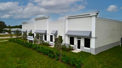 2772 Santa Barbara Blvd, Naples, FL for rent Building Photo- Image 1 of 6