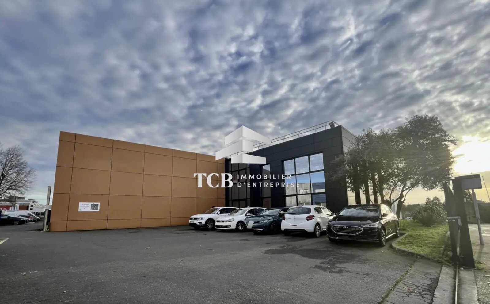 Office in Carquefou for sale Building Photo- Image 1 of 20