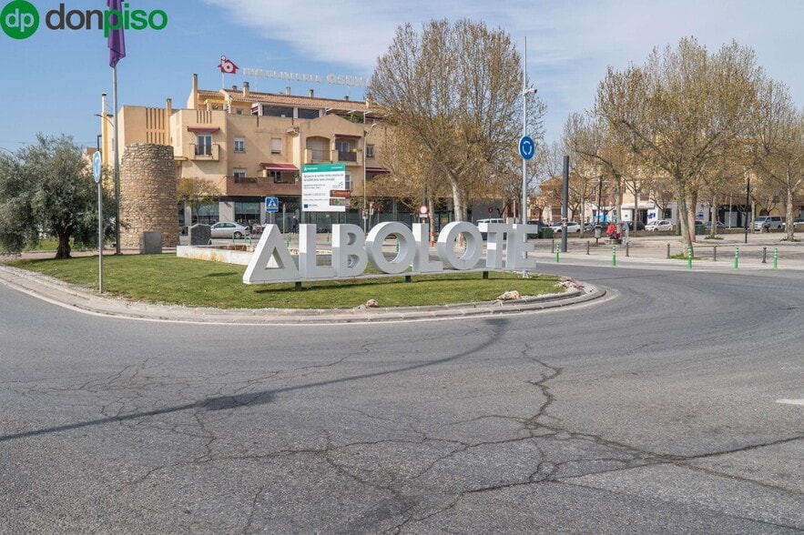 Calle Granada, 20, Albolote, Granada for sale - Primary Photo - Image 1 of 44