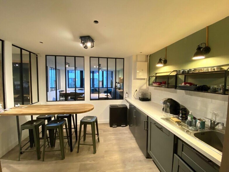 Office in Colombes to rent - Building Photo - Image 2 of 7