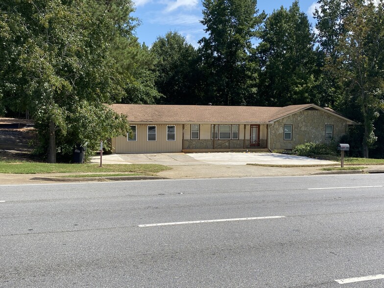 4618 Woodstock Rd, Roswell, GA for sale - Building Photo - Image 1 of 1