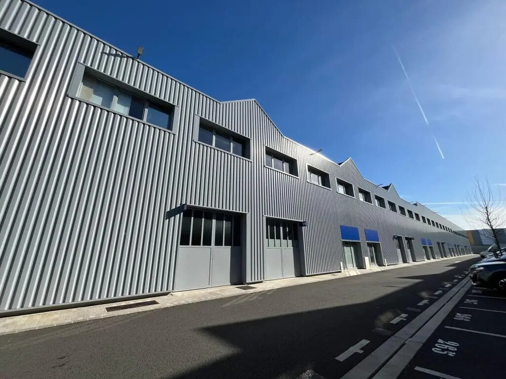 Location Local d'activités 85 m² à 1 225 m² - Photo 1