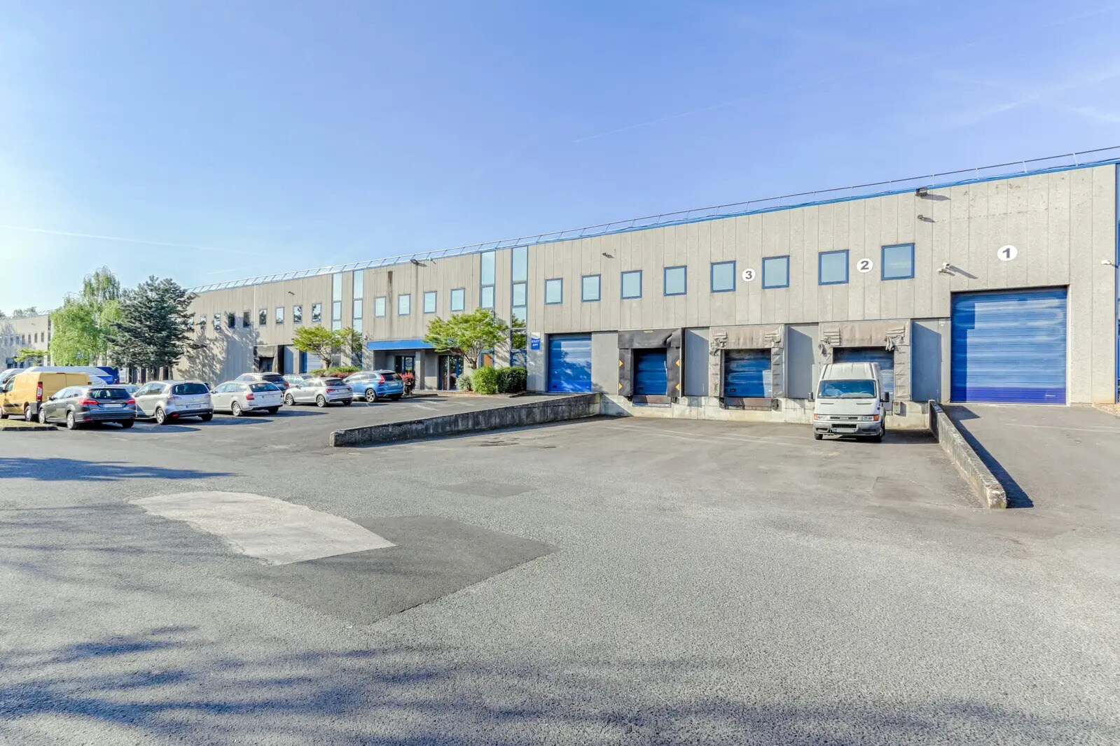 Light Industrial in Herblay-sur-Seine to rent Building Photo- Image 1 of 7