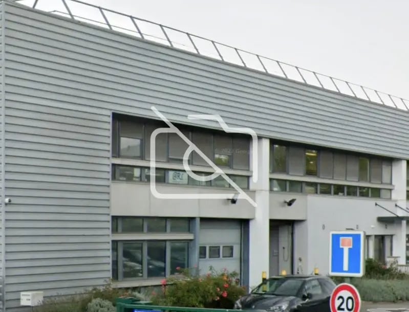 Light Industrial in Trappes to rent Building Photo- Image 1 of 2