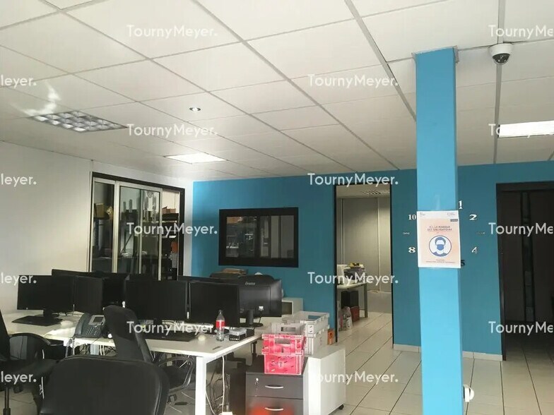 Light Industrial in Mérignac to rent - Interior Photo - Image 2 of 3