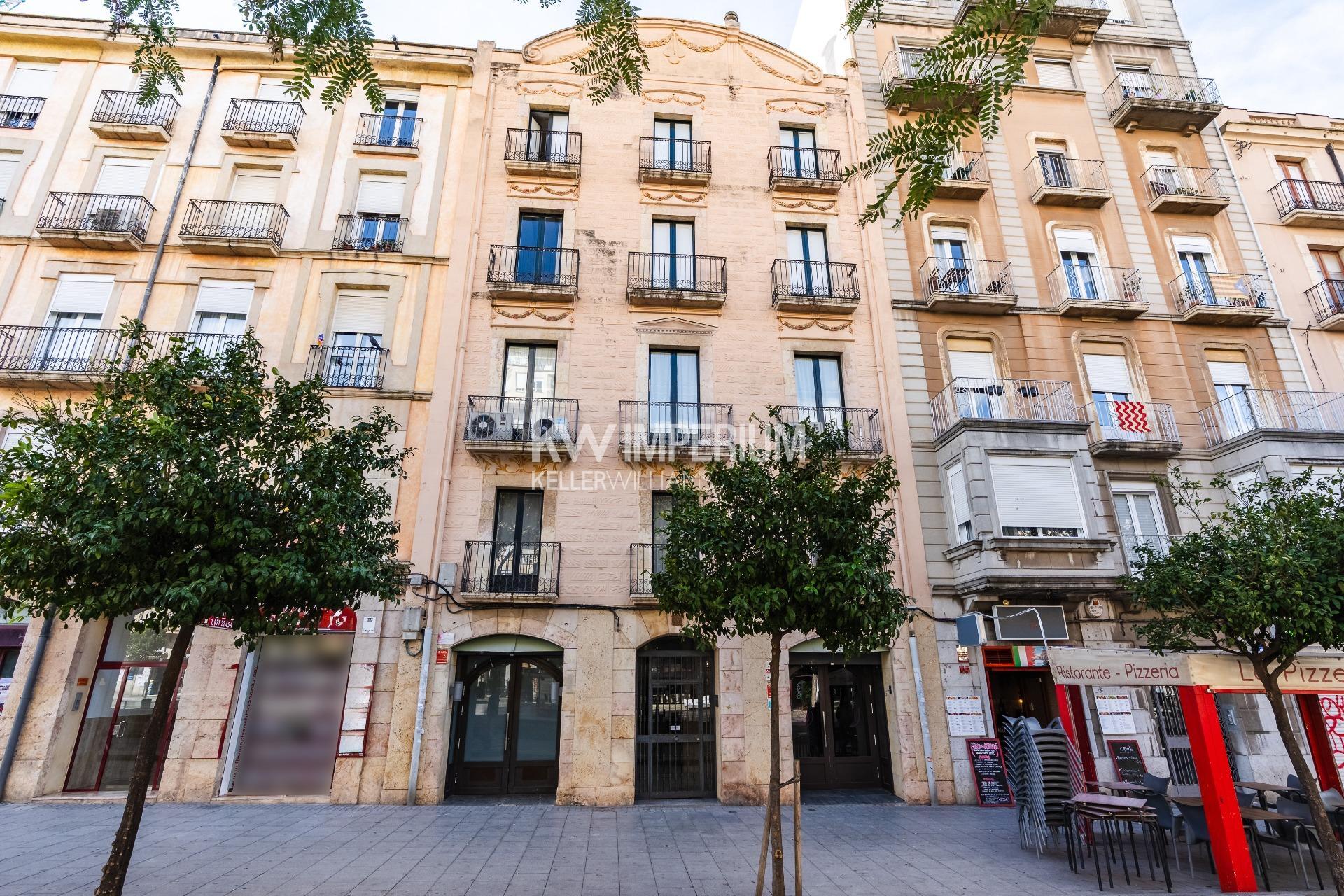 Retail in Tarragona, Tarragona to rent Primary Photo- Image 1 of 2