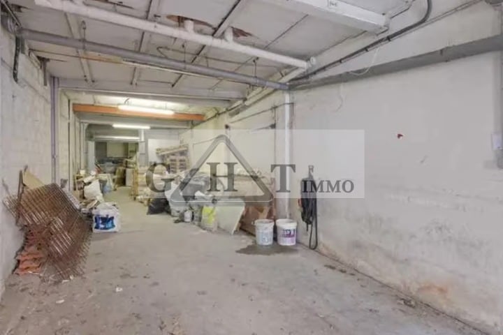 Industrial in Cachan for sale Interior Photo- Image 1 of 2
