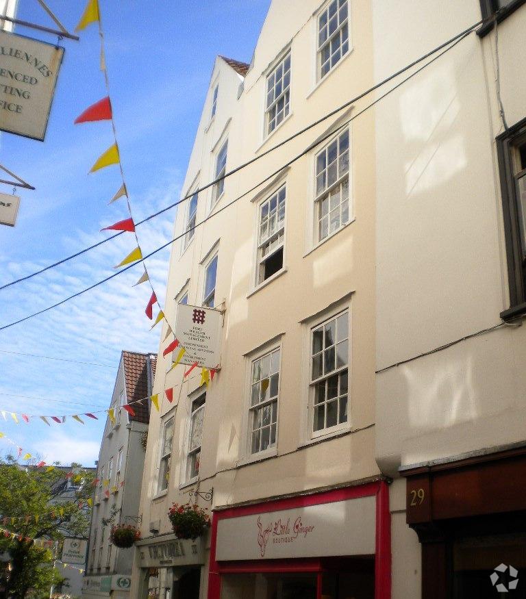 31-33 Le Pollet, Guernsey to rent Building Photo- Image 1 of 2