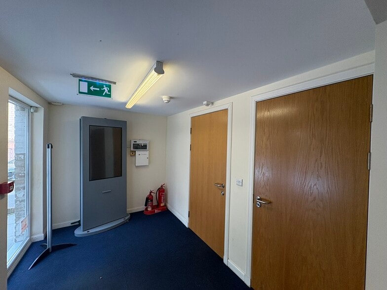 93-101 Gorgie Rd, Edinburgh to rent - Building Photo - Image 3 of 6