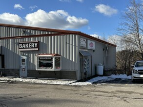 114 Londonderry Tpke, Hooksett, NH for rent Building Photo- Image 1 of 9