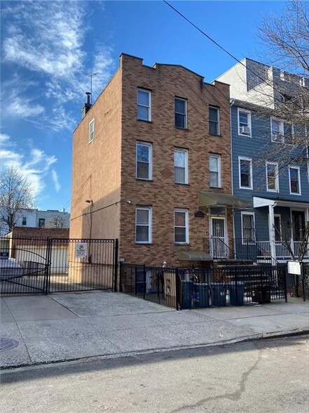 180 12th St, Brooklyn, NY for sale - Primary Photo - Image 1 of 5