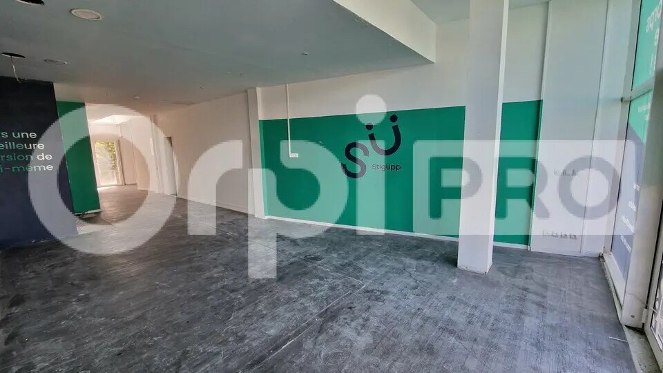 Retail in Bègles to rent - Interior Photo - Image 3 of 6