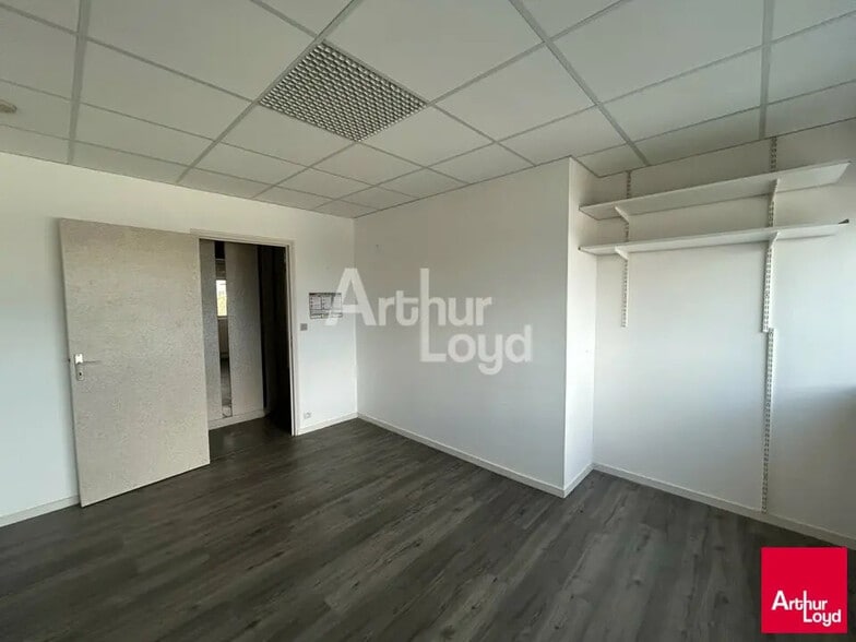 Office in Rennes for sale - Interior Photo - Image 2 of 4