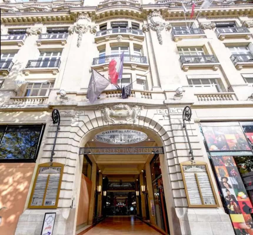 Office in Paris for sale Building Photo- Image 1 of 8