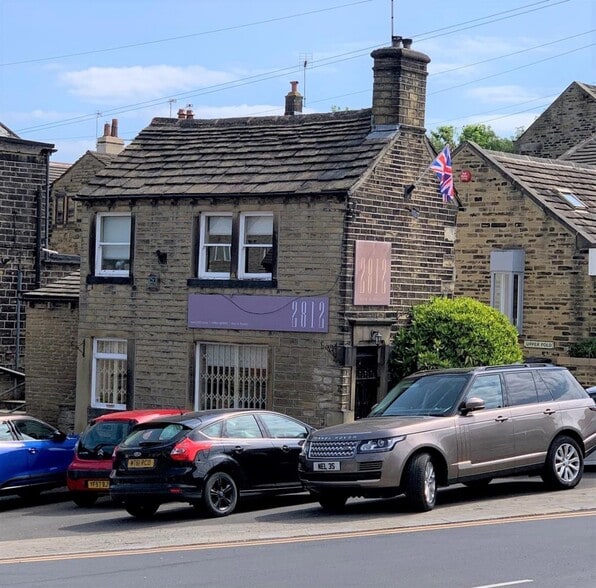 2 Market Pl, Honley to rent - Primary Photo - Image 1 of 1