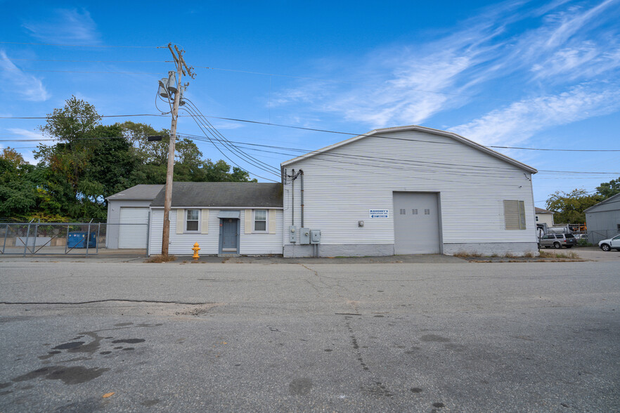 93 Macondray St, Cumberland, RI for sale - Building Photo - Image 3 of 6