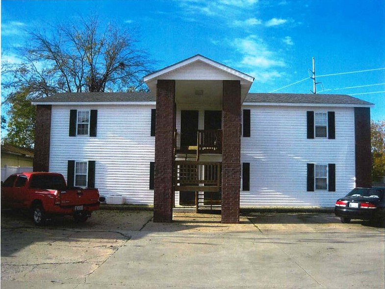 102 Conser Ave, Poteau, OK for sale - Primary Photo - Image 1 of 1