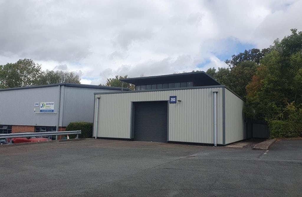 Hartlebury Rd, Kidderminster to rent Building Photo- Image 1 of 21