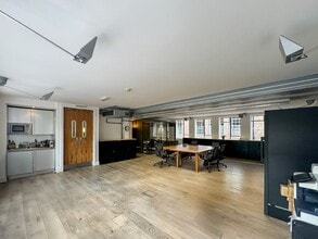 1 Richmond Mews, London for rent Interior Photo- Image 2 of 8