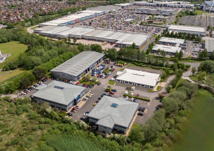 Futura Park, Bolton to rent - Building Photo - Image 3 of 14