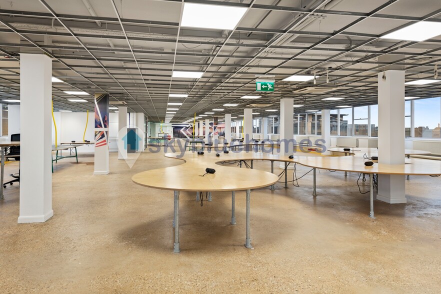 56 Halford St, Leicester to rent - Interior Photo - Image 2 of 61