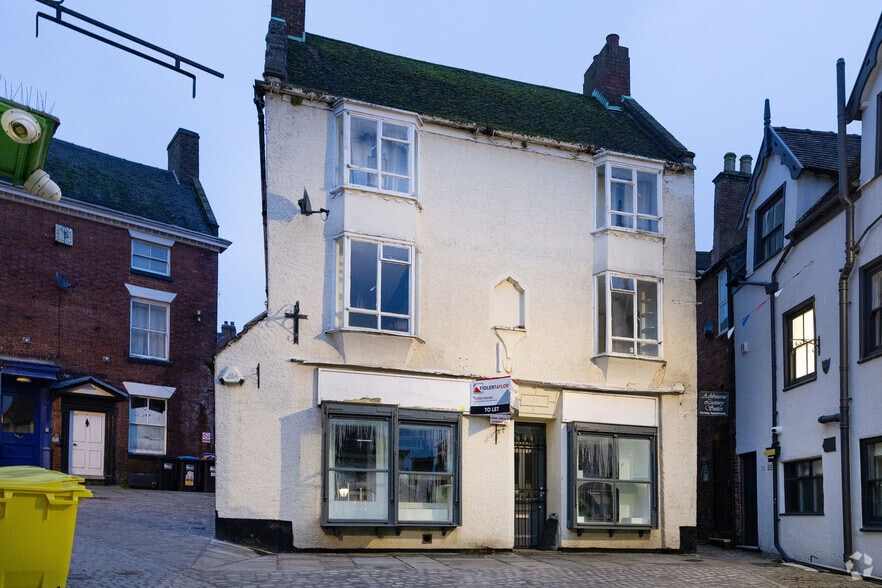 11 Victoria Sq, Ashbourne to rent - Primary Photo - Image 1 of 2